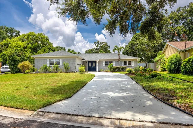 $3,300 | 10504 Lacera Drive, Tampa, FL 33618