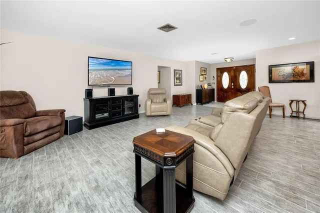 $3,300 | 10504 Lacera Drive, Tampa, FL 33618