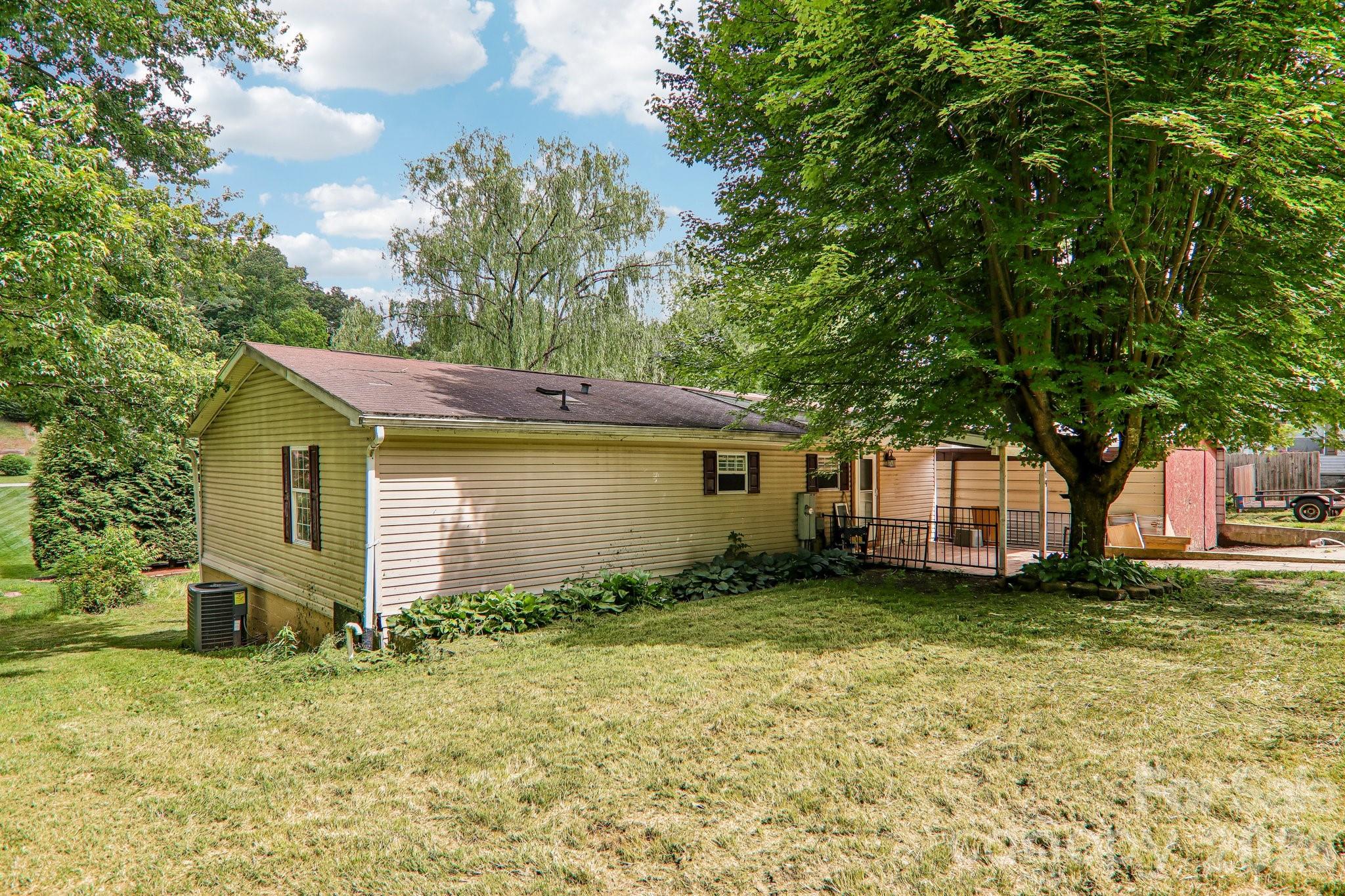 19 Dot Street Clyde, NC 28721 - Photo 1 of 28