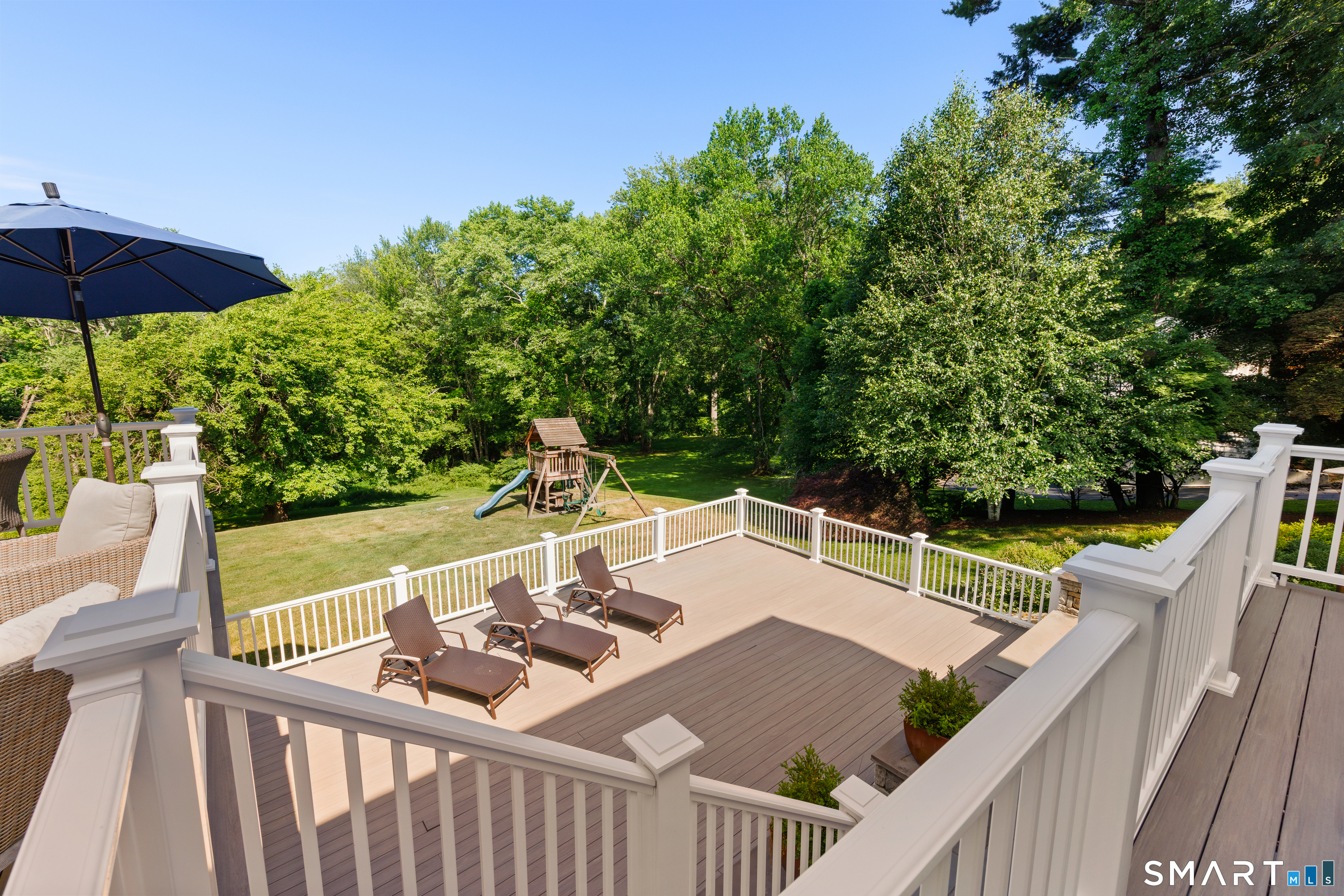 2444 Bronson Road Fairfield, CT 06824 - Photo 24 of 35