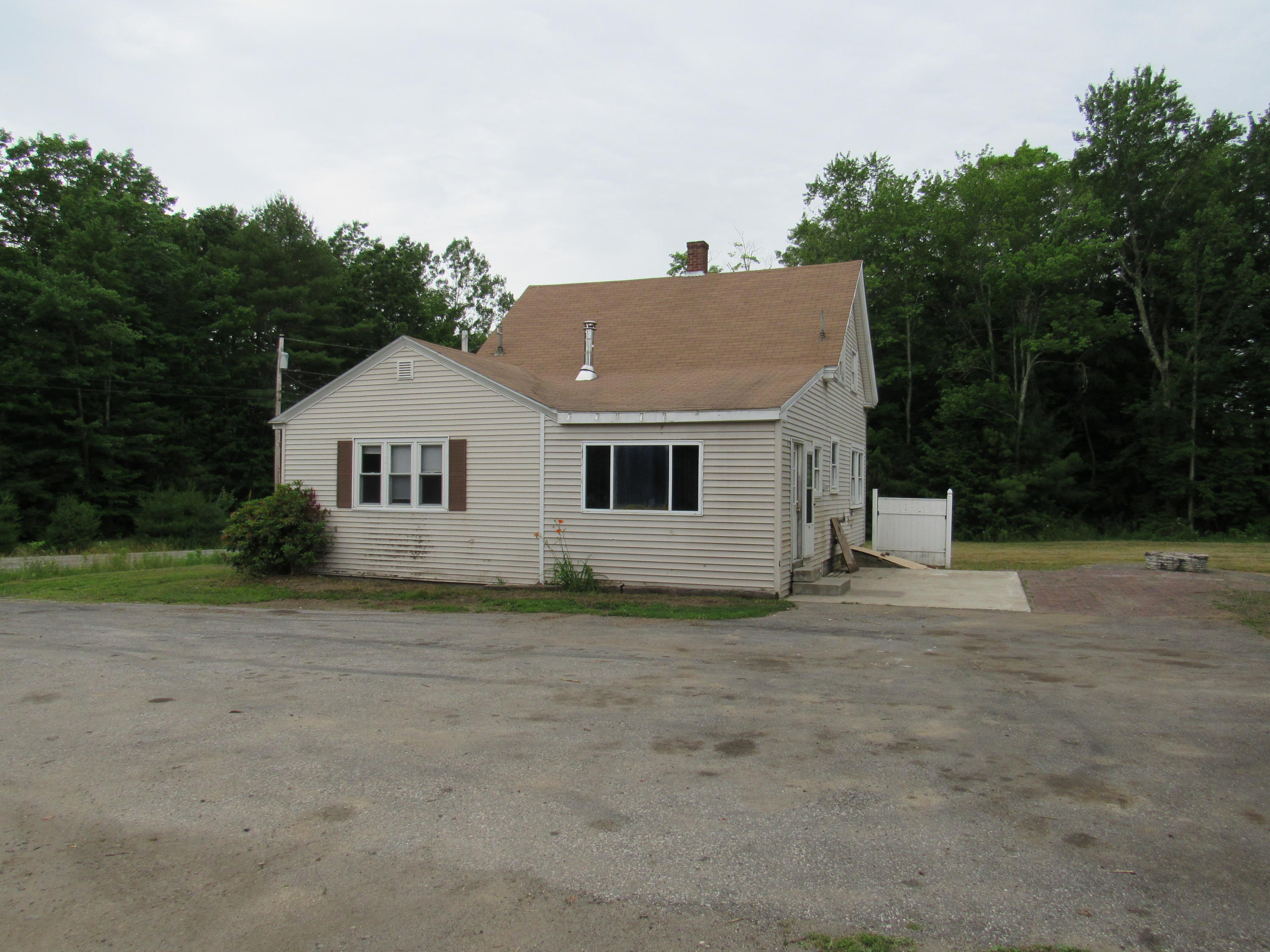 184 Brackett Road Gorham, ME 04038 - Photo 3 of 39 IMG_6677