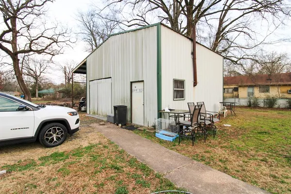 $80,000 | 204 Roosevelt, Hooks, TX 75561