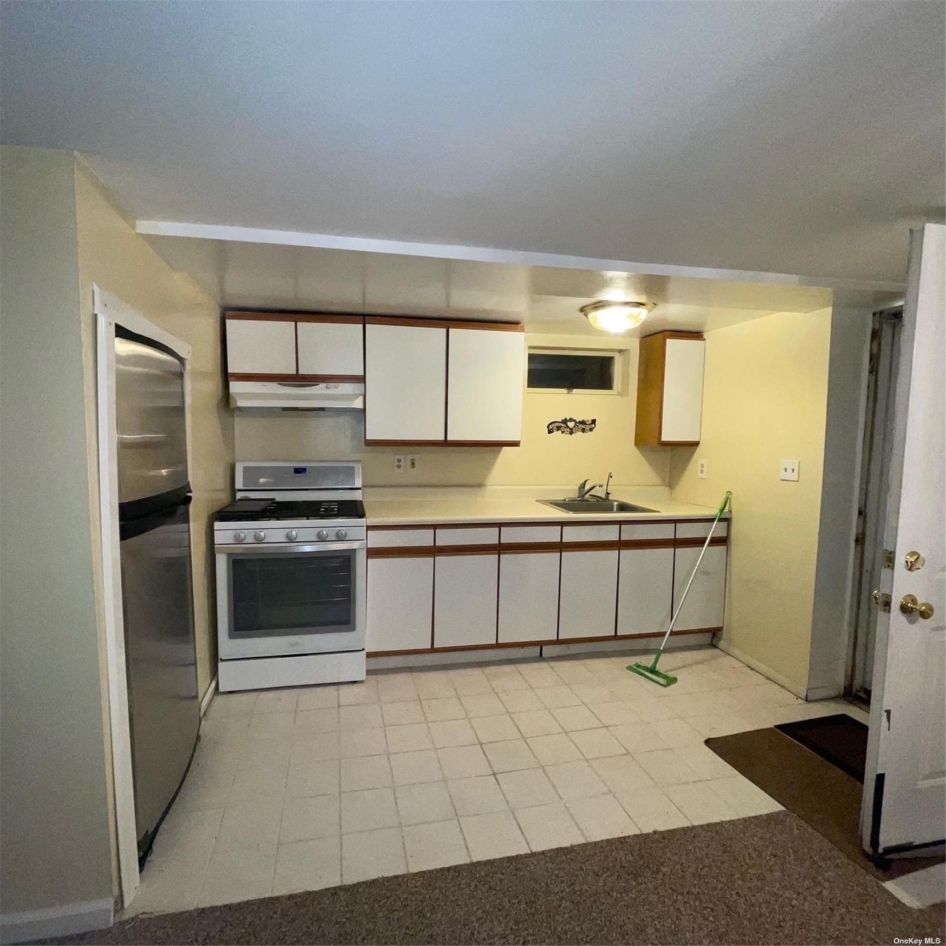 7 Applegate Drive, Central Islip, NY 11722 Compass