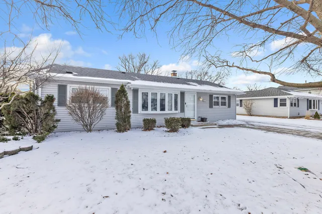 $295,000 | 8014 Mobile Avenue, Burbank, IL 60459