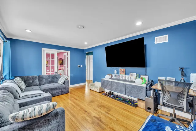 $295,000 | 8014 Mobile Avenue, Burbank, IL 60459