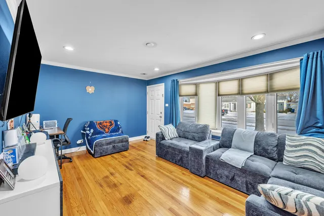 $295,000 | 8014 Mobile Avenue, Burbank, IL 60459