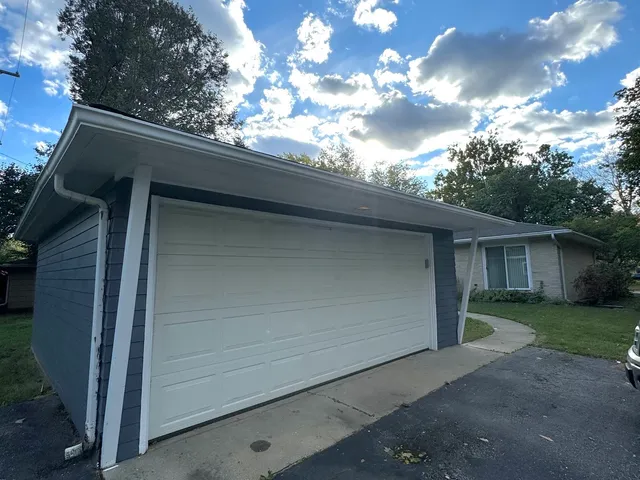 $3,250 | 1136 Laurel Lane, Naperville, IL 60540