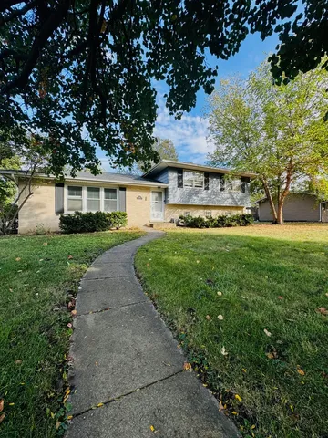 $3,250 | 1136 Laurel Lane, Naperville, IL 60540