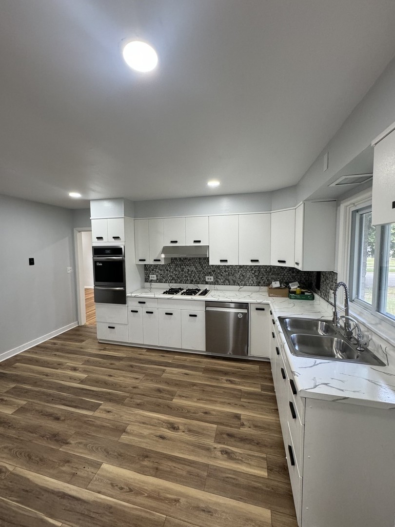 1136 Laurel Lane Naperville, IL 60540 - Photo 6 of 17