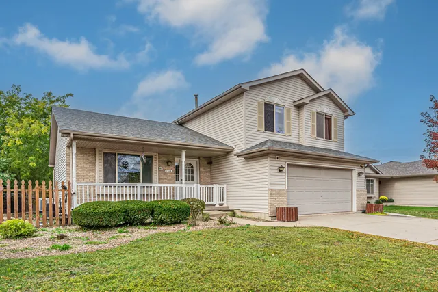$329,900 | 1315 Gilray Drive, Joliet, IL 60431
