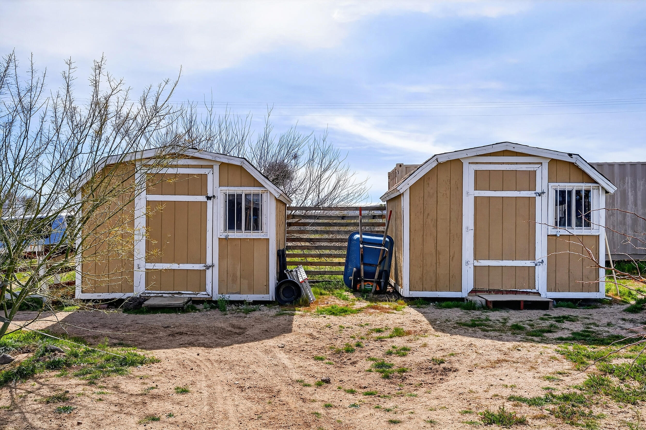1588 Old Woman Springs Road Yucca Valley, CA 92284 - Photo 28 of 37 a front view of a house with a yard