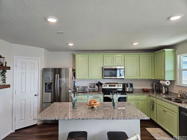 $1,700 | 535 Wild Olive Trail, San Antonio, TX 78256