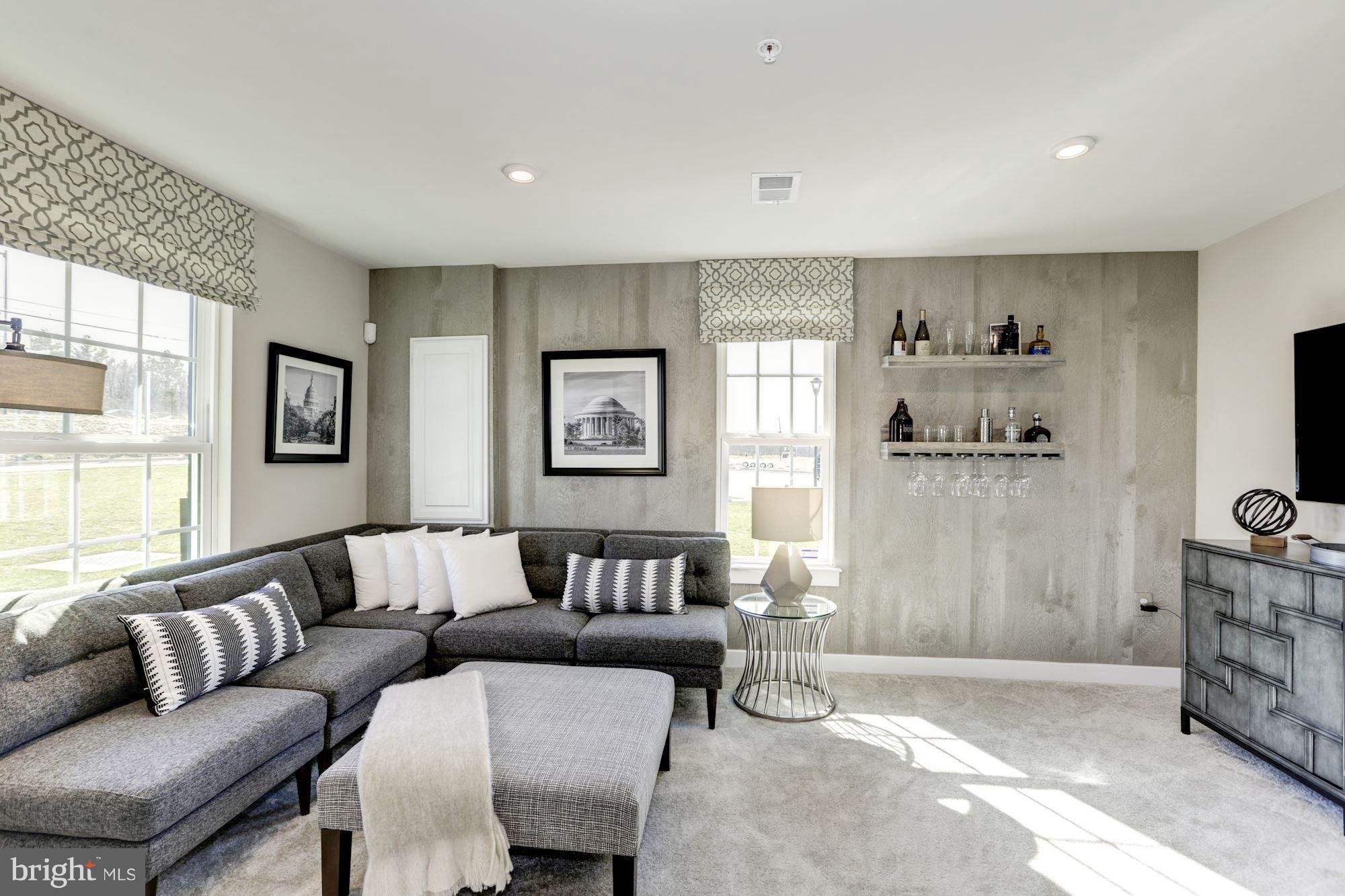 1806 Wind Gate Road Halethorpe, MD 21227 - Photo 10 of 30 Living Room