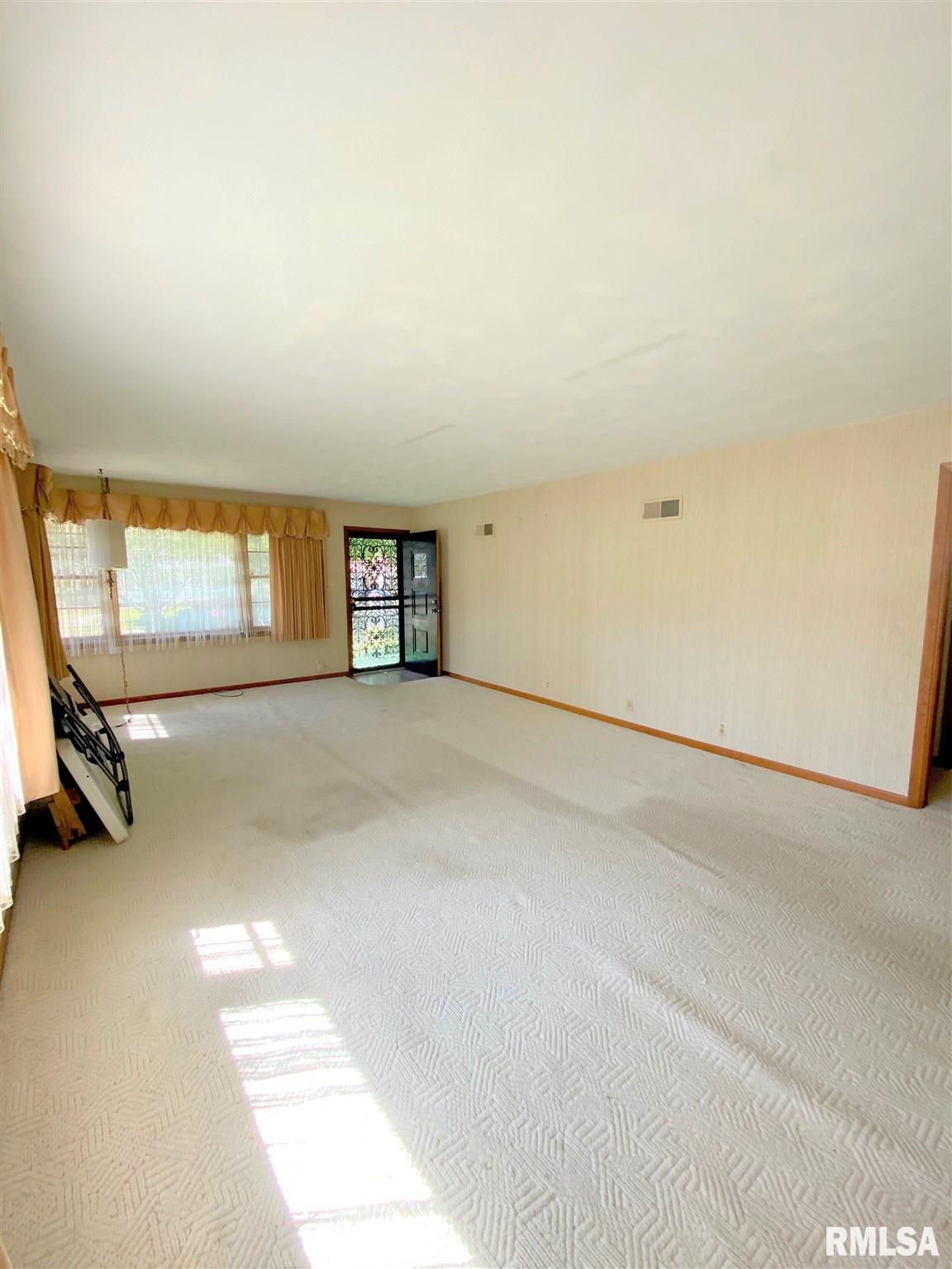 1900 Marland Street Springfield, IL 62702 - Photo 3 of 35