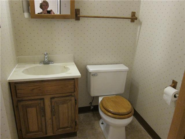 4707 Heaton Road Columbus, OH 43229 - Photo 8 of 11 Gallery Image 8