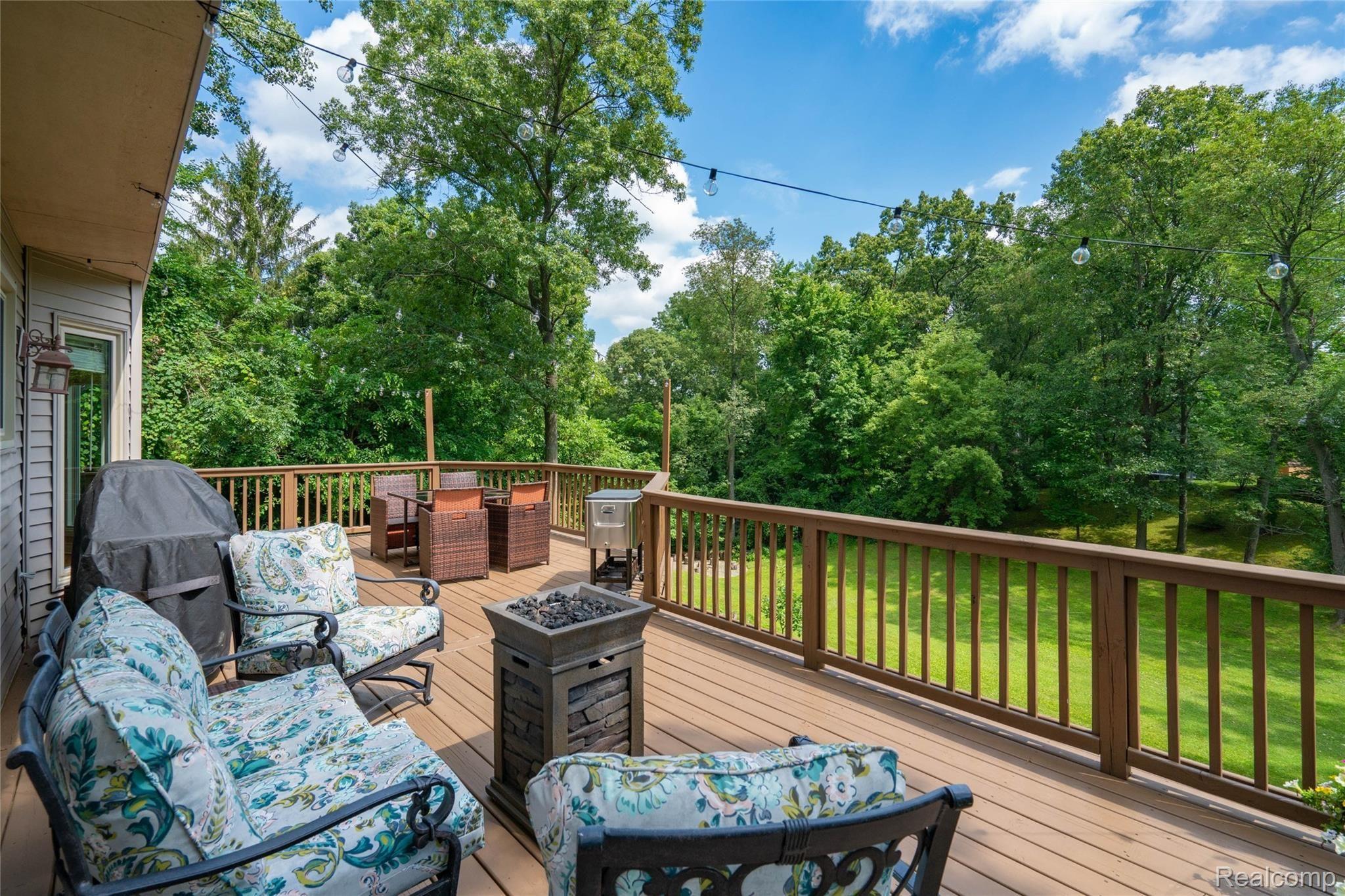 8960 Michigamme Road Clarkston, MI 48348 - Photo 4 of 38 Michigamme-5.jpg