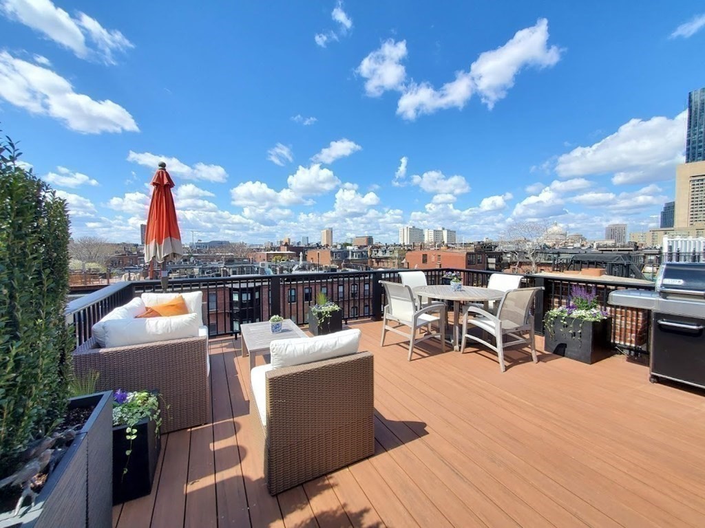 40 Rutland Square, Unit 5 Boston, MA 02118 - Photo 16 of 19 a view of a terrace with furniture