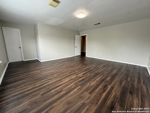 $1,925 | 8215 Donley Pond, San Antonio, TX 78254