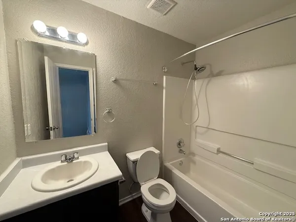 $1,925 | 8215 Donley Pond, San Antonio, TX 78254