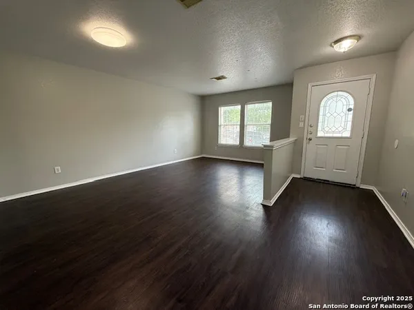 $1,925 | 8215 Donley Pond, San Antonio, TX 78254