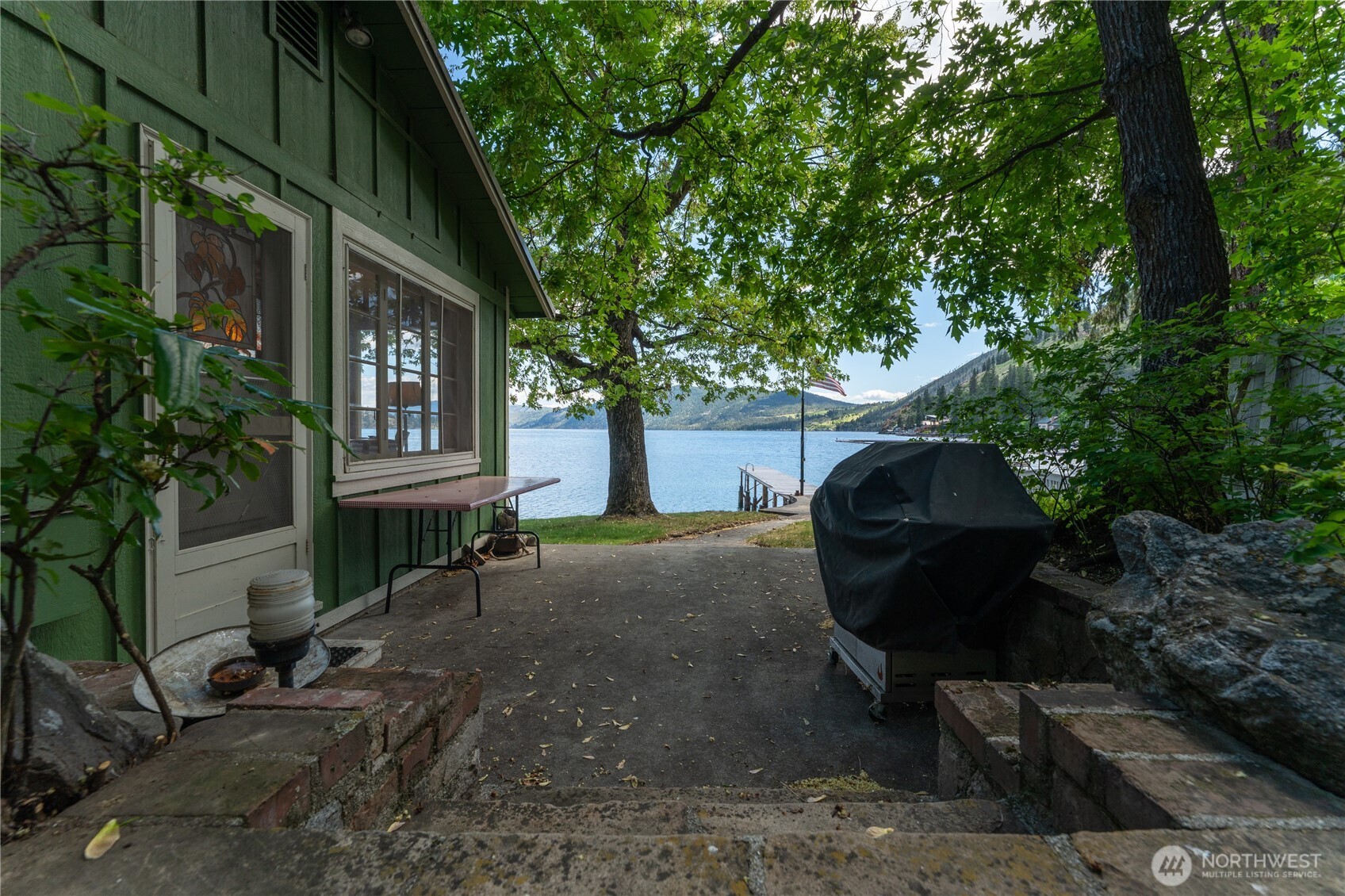11194 South Lakeshore Road Chelan, WA 98816 - Photo 18 of 34 Gallery Image 18