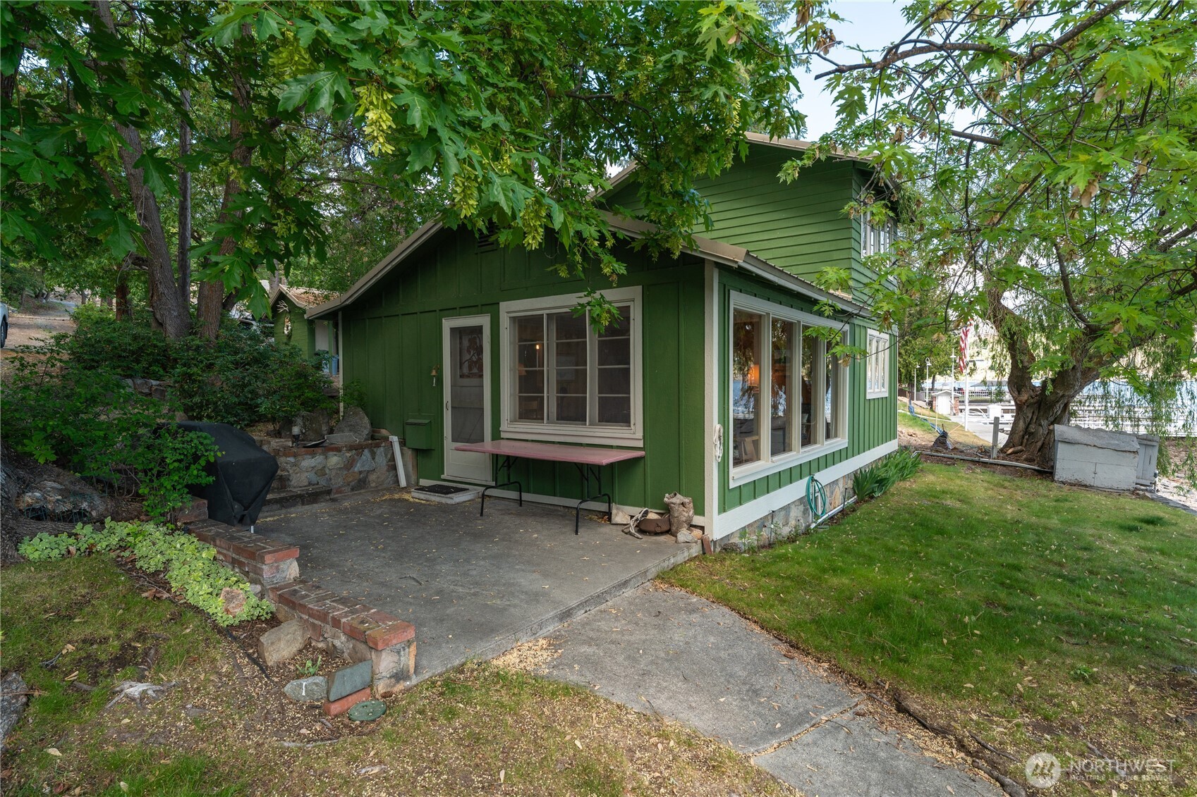 11194 South Lakeshore Road Chelan, WA 98816 - Photo 19 of 34 Gallery Image 19