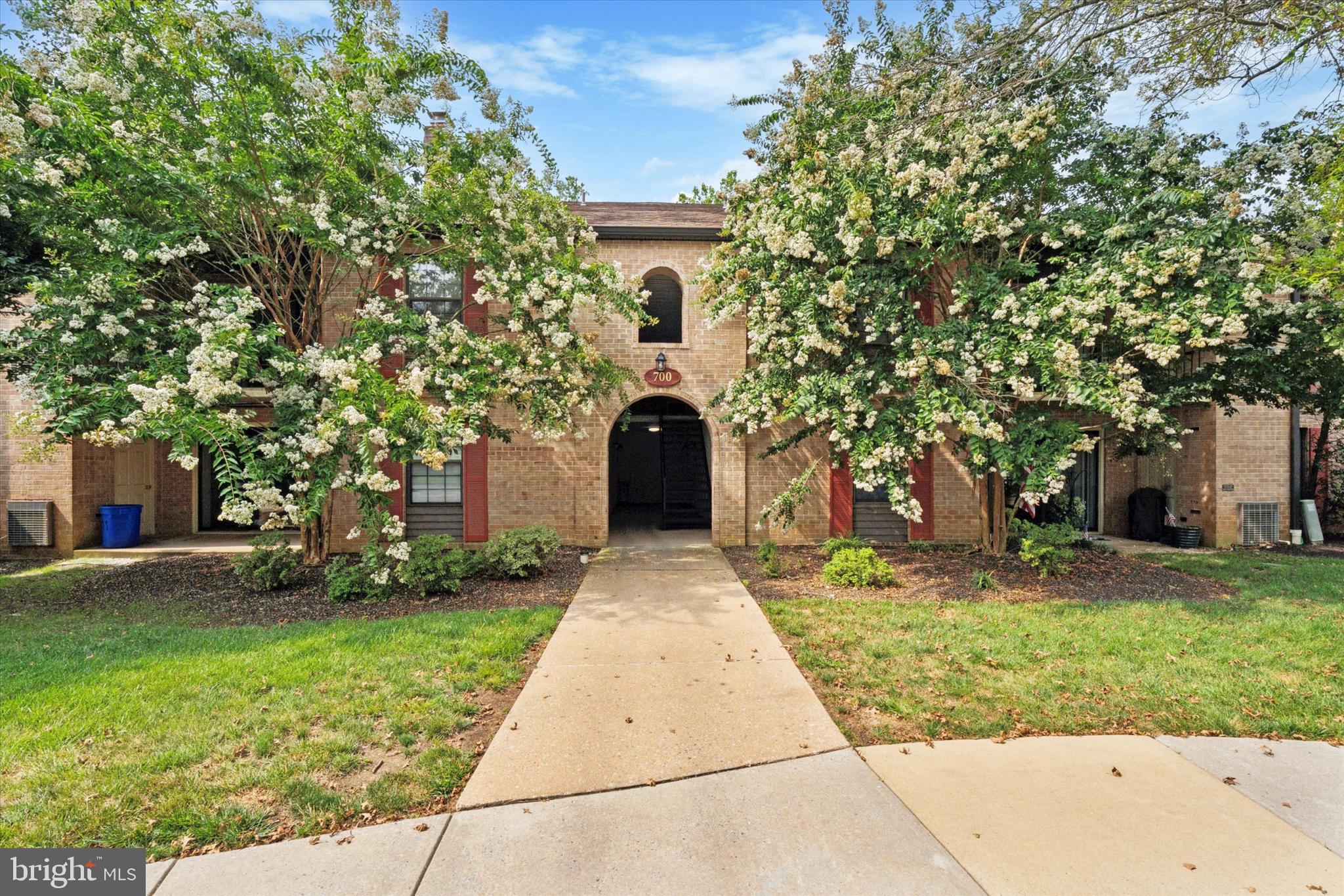 722 Washington Place, Unit 22 Chesterbrook, PA 19087 - Photo 2 of 19 Building 700 Exterior