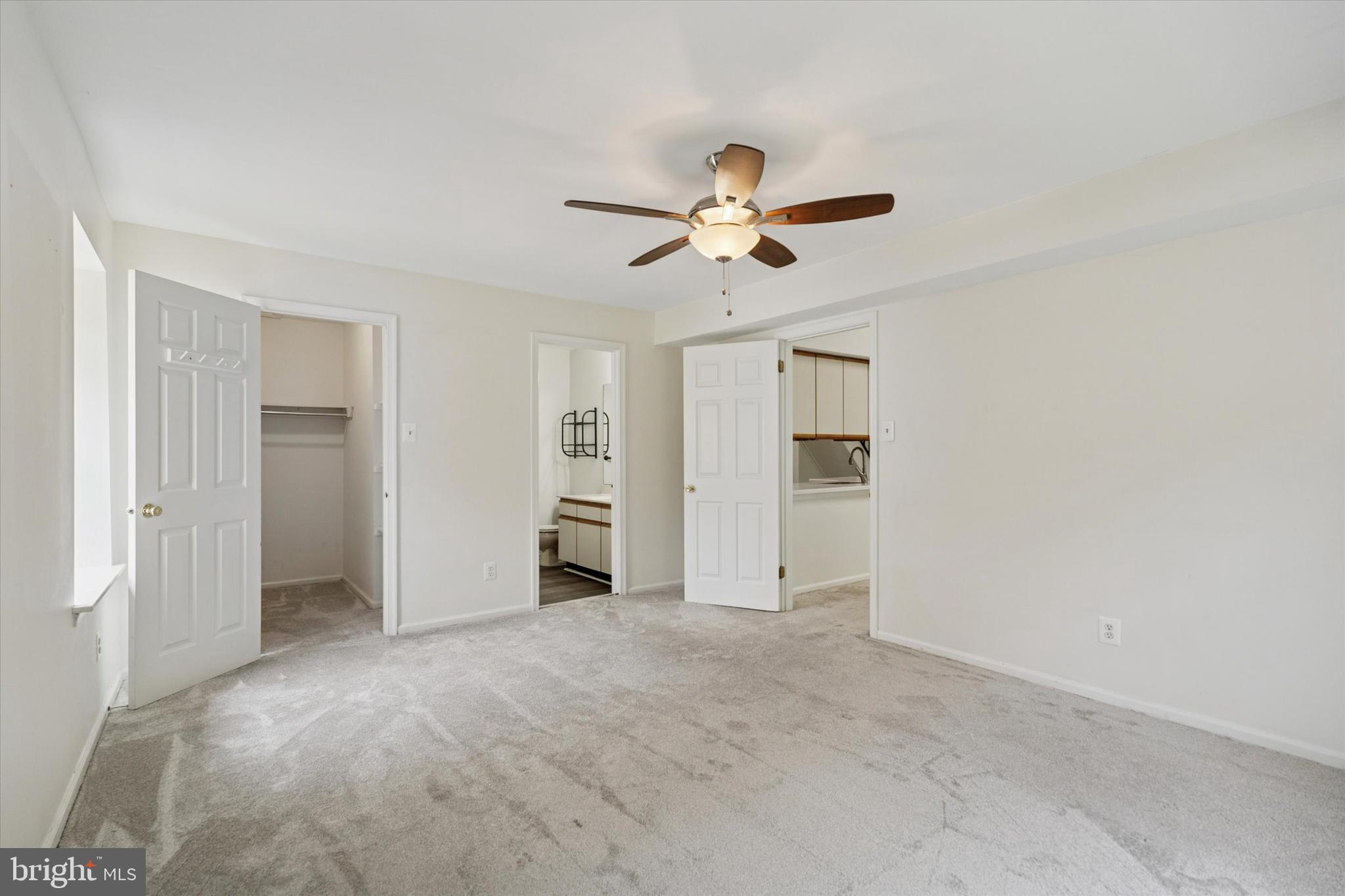 722 Washington Place, Unit 22 Chesterbrook, PA 19087 - Photo 10 of 19 Primary Suite