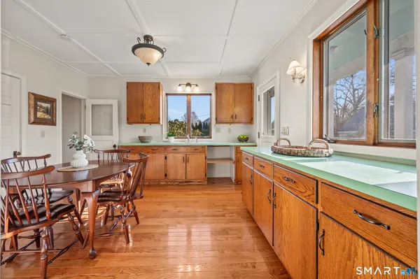 $1,390,000 | 1062 Main Street, Glastonbury, CT 06073