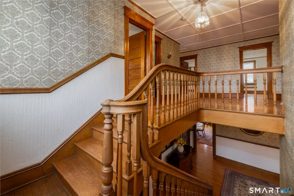 $1,390,000 | 1062 Main Street, Glastonbury, CT 06073
