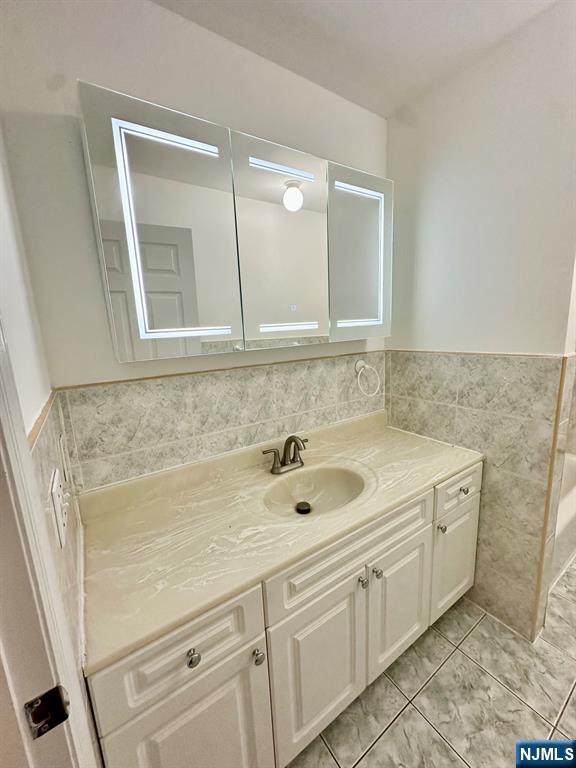656 Day Avenue, Unit 2 Ridgefield, NJ 07657 - Photo 13 of 16