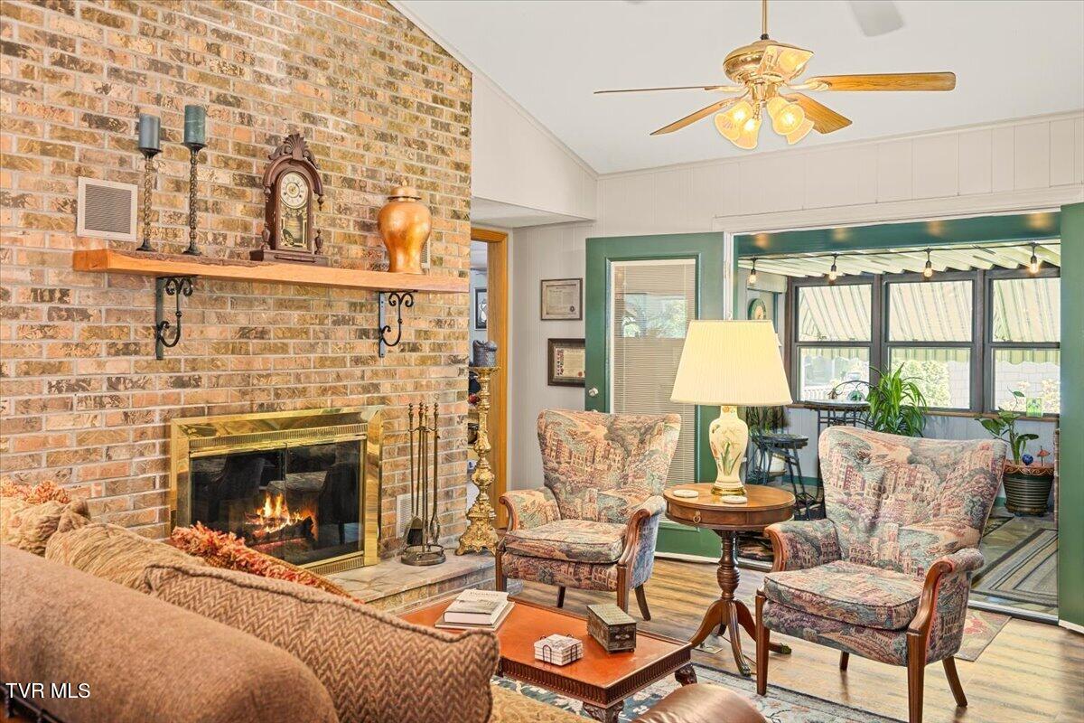 112 Spruce Street Greeneville, TN 37745 - Photo 23 of 102 080-128A8686