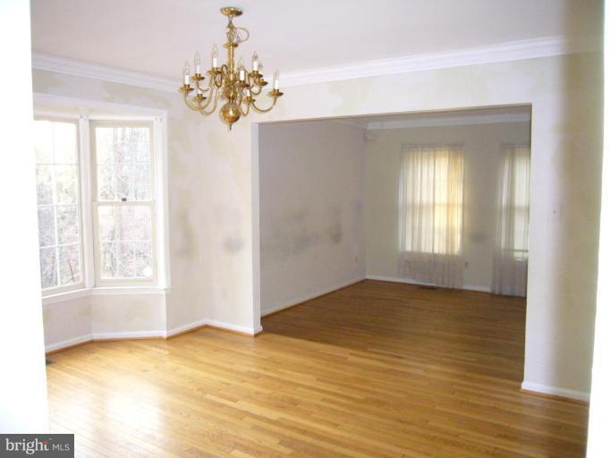 11707 Saddlerock Road Silver Spring, MD 20902 - Photo 2 of 7 Living Room