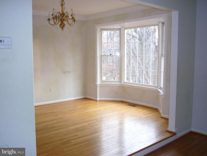 11707 Saddlerock Road Silver Spring, MD 20902 - Photo 3 of 7 Dining Room
