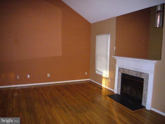 11707 Saddlerock Road Silver Spring, MD 20902 - Photo 4 of 7 Family Room