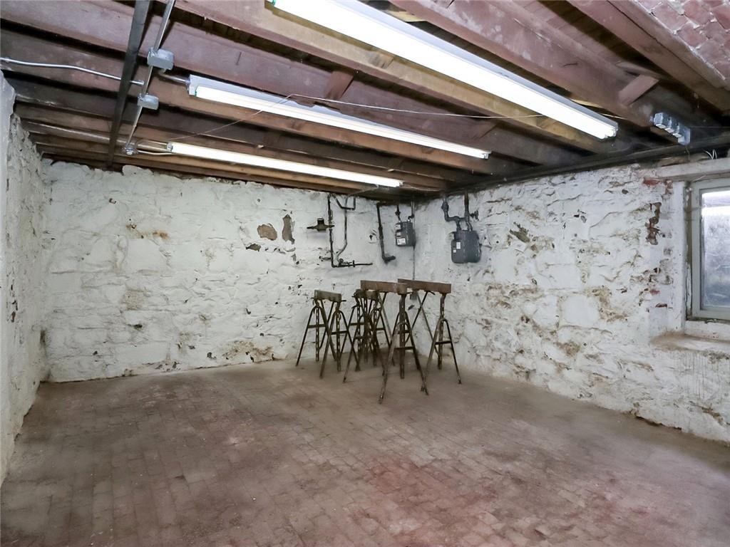 39 Hasbrouk Road Staten Island, NY 10304 - Photo 33 of 50 a view of water heater room