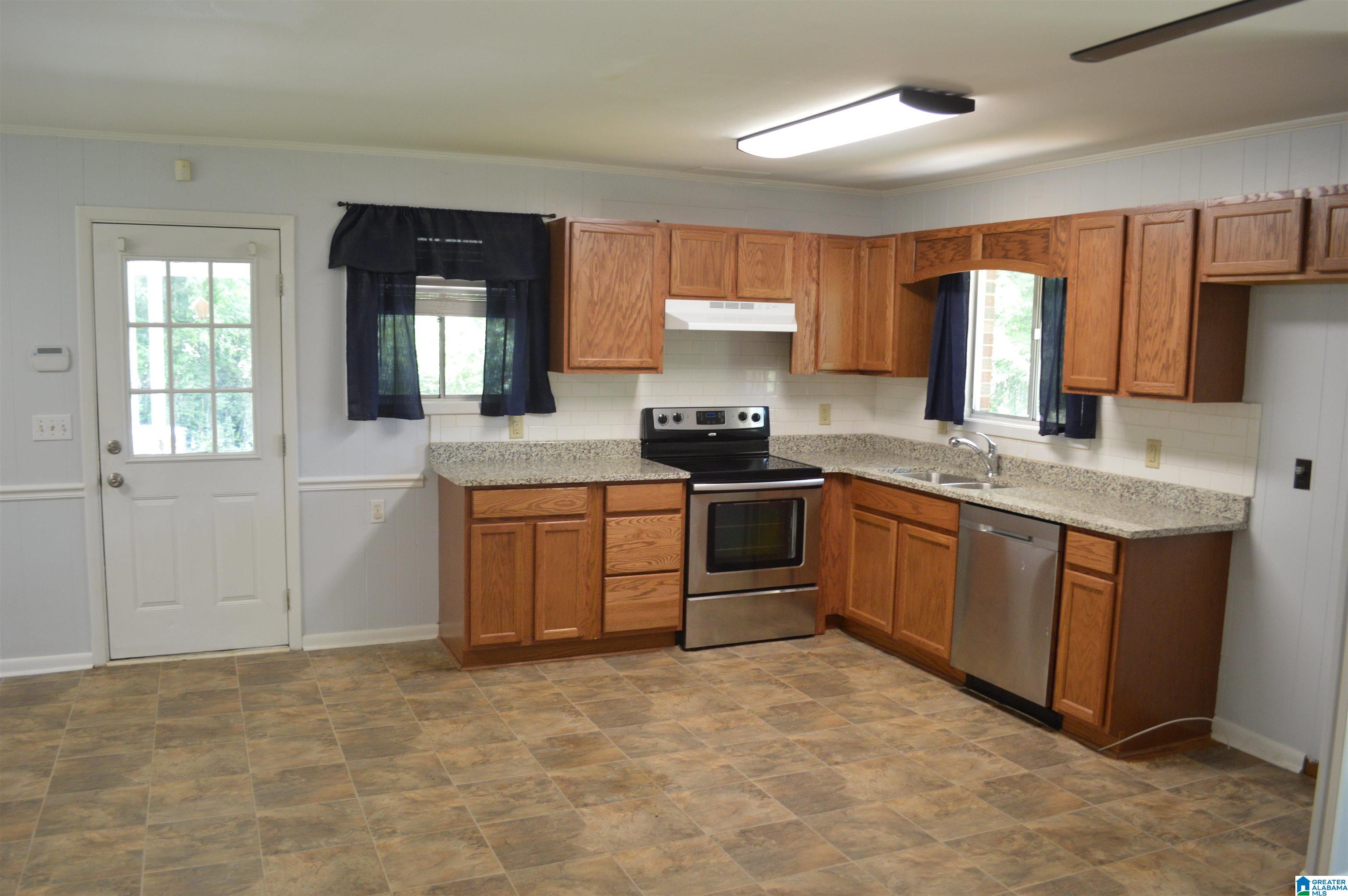 336 Westview Road Gardendale, AL 35071 - Photo 5 of 14