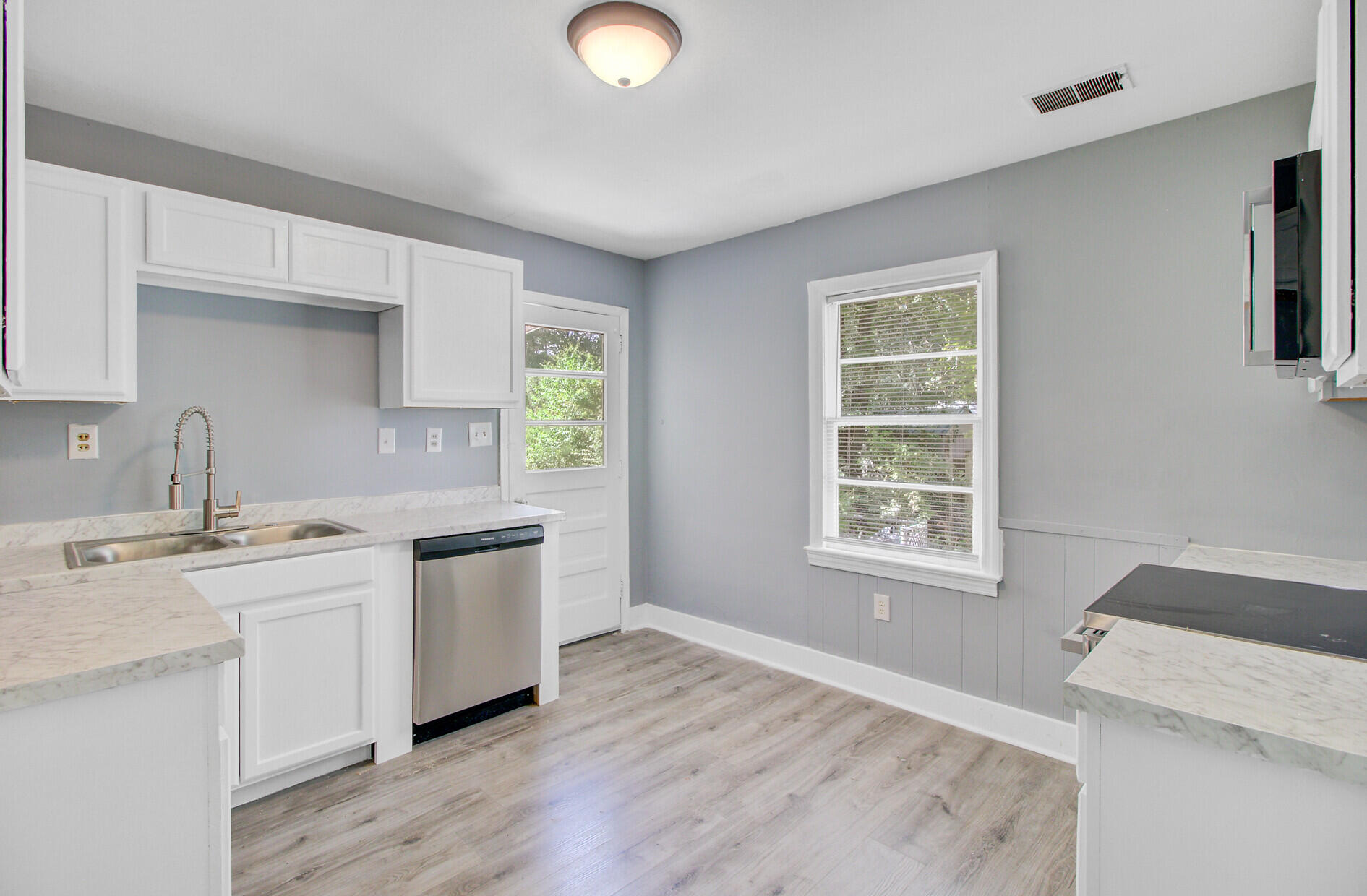 140 Weeks Avenue Goose Creek, SC 29445 - Photo 11 of 39 12_12_mls