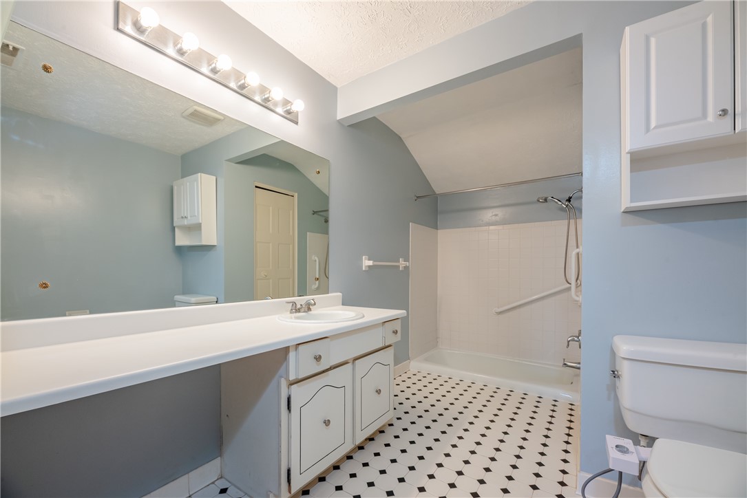 9 High Gate Trail, Unit 7 Perinton, NY 14450 - Photo 20 of 32