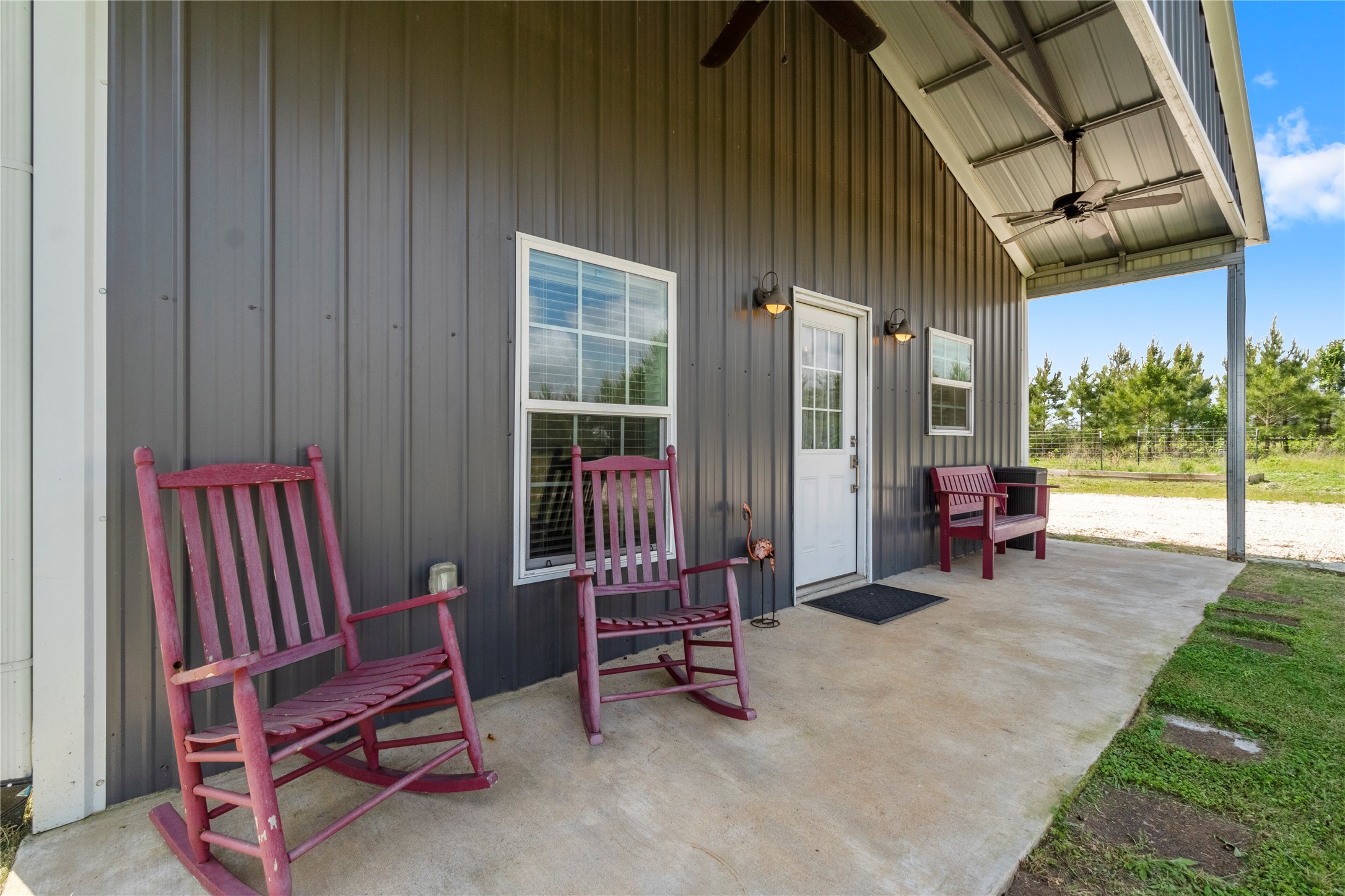 835 Stutts Hill Road Livingston, TX 77351 - Photo 31 of 50 Guest House-Back Patio
