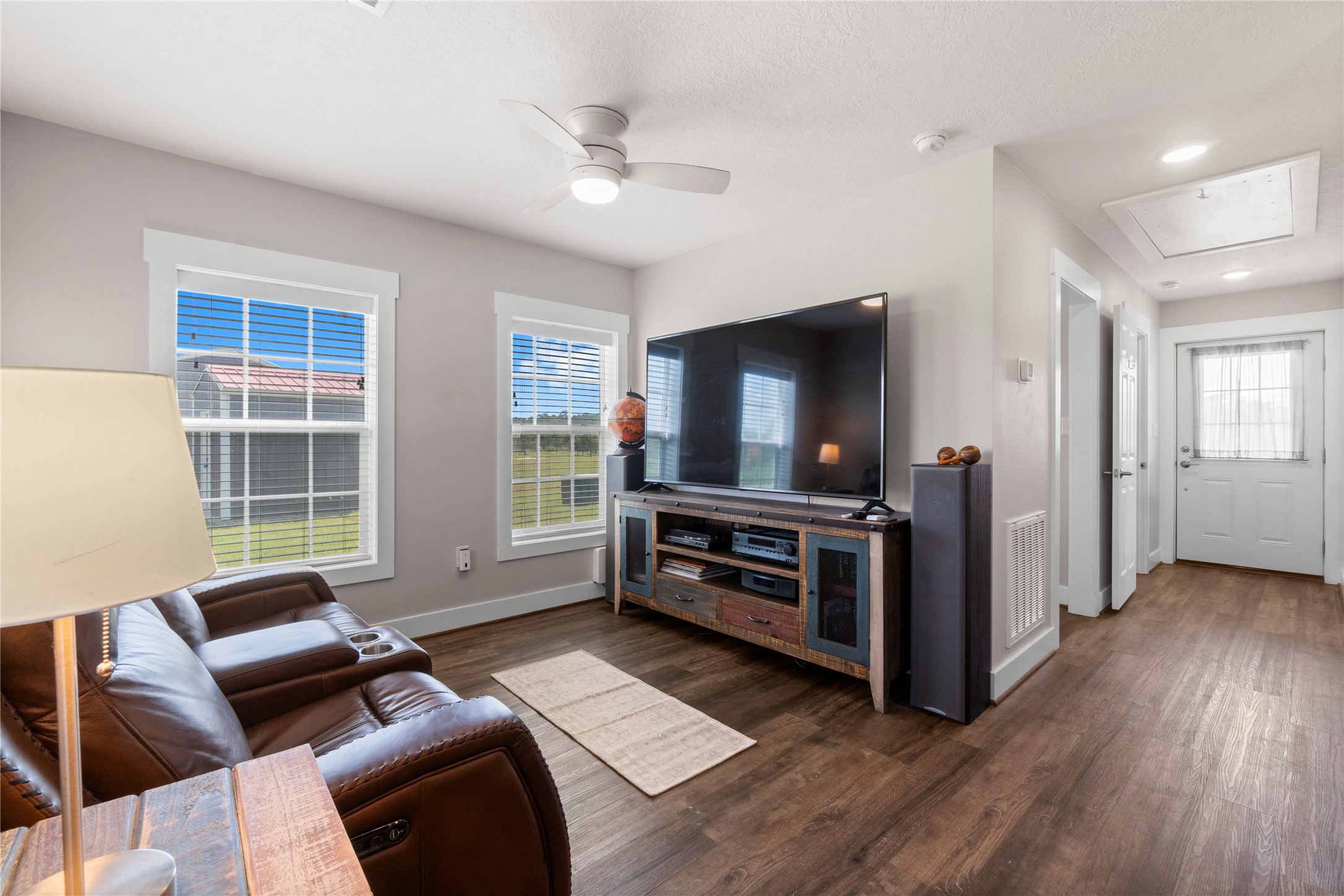 835 Stutts Hill Road Livingston, TX 77351 - Photo 32 of 50 Guest House-Living Area
