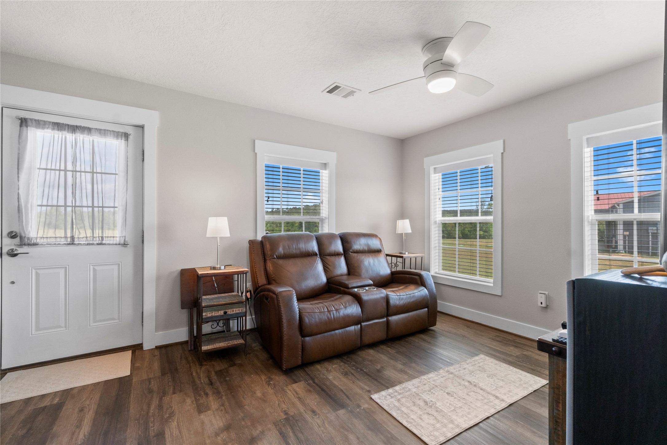 835 Stutts Hill Road Livingston, TX 77351 - Photo 33 of 50 Guest House-Living Area 2