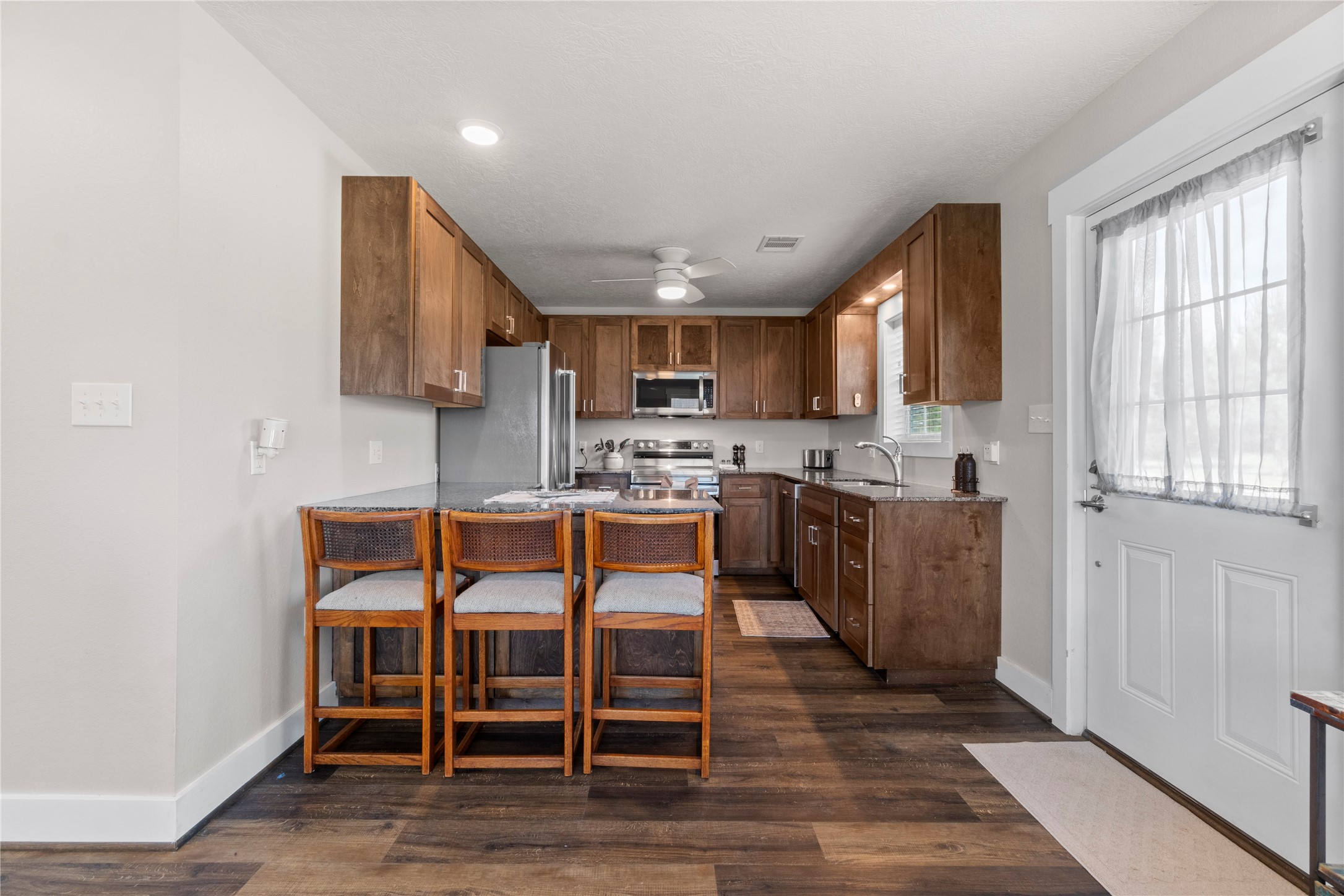 835 Stutts Hill Road Livingston, TX 77351 - Photo 35 of 50 Guest House-Kitchen 2