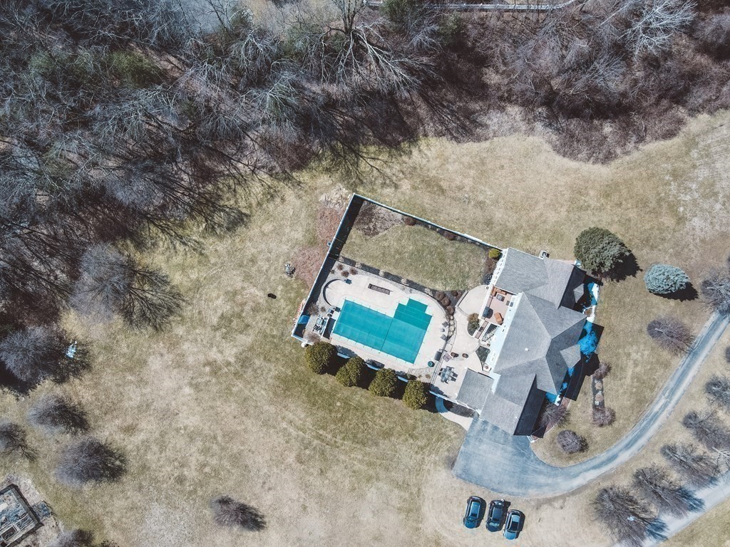 27 Brigham Road Berlin, MA 01503 - Photo 5 of 41 Gallery Image 5