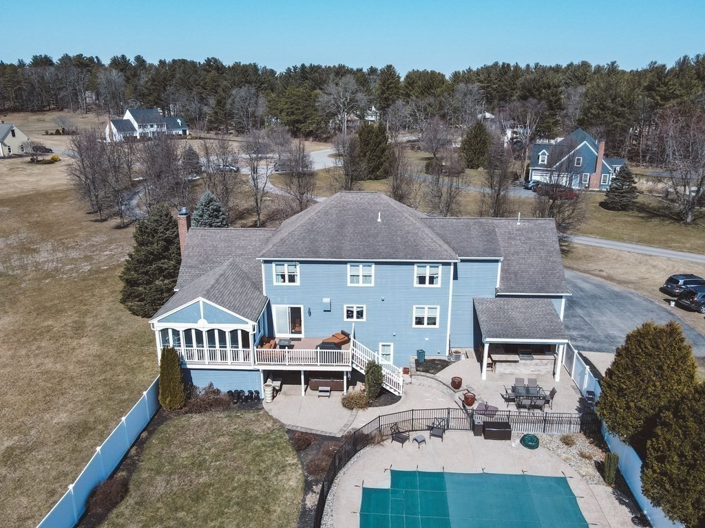 27 Brigham Road Berlin, MA 01503 - Photo 6 of 41 Gallery Image 6