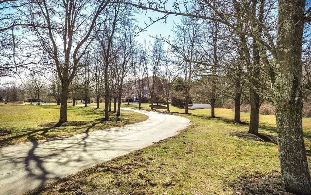 27 Brigham Road Berlin, MA 01503 - Photo 7 of 41 Gallery Image 7