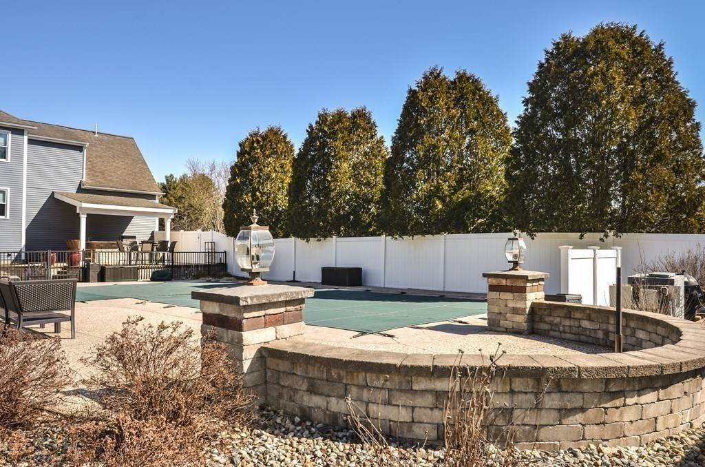 27 Brigham Road Berlin, MA 01503 - Photo 8 of 41 Gallery Image 8