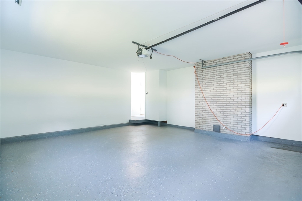 19 Ledgewood Road Framingham, MA 01701 - Photo 40 of 42 an empty room with closet and windows