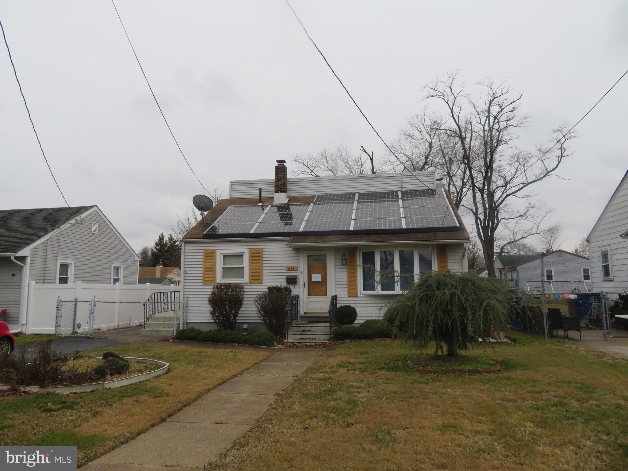 613 Manor Road Beverly, NJ 08010 - Photo 1 of 19 Gallery Image 1