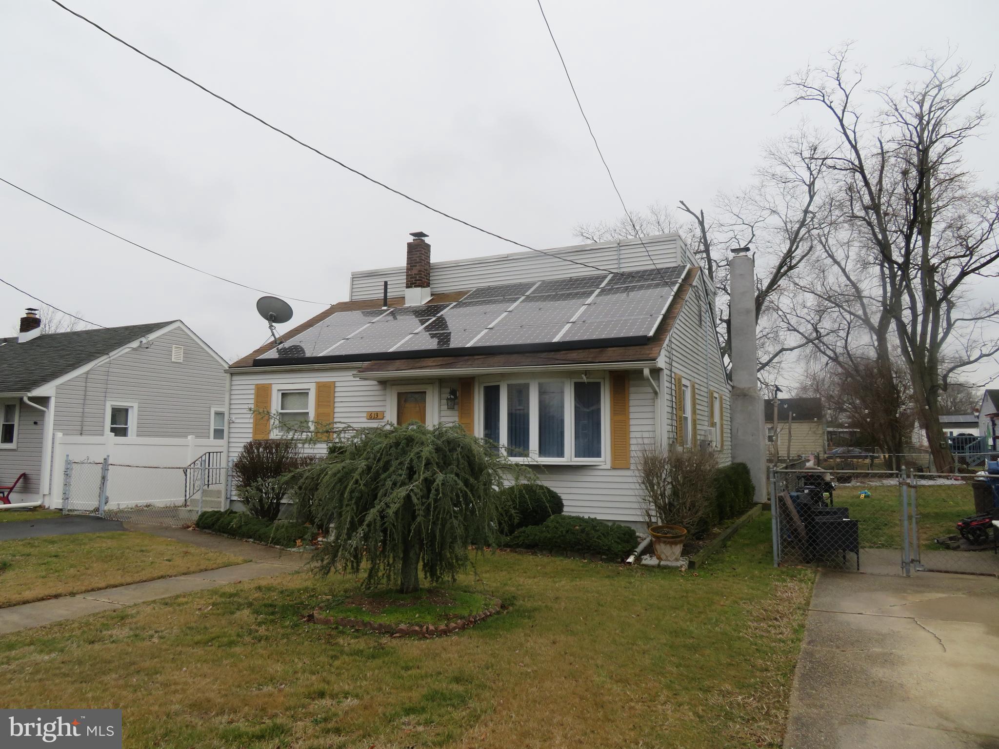 613 Manor Road Beverly, NJ 08010 - Photo 2 of 19 Gallery Image 2